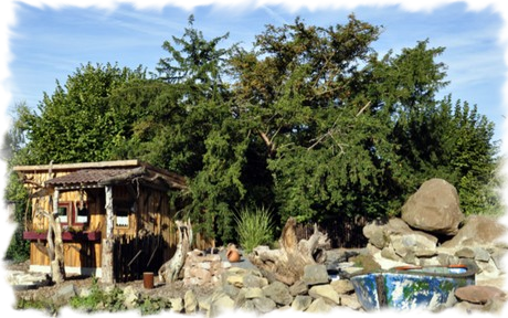 Das Waldwichtelhäuchen im Traumgarten Eifel Das Waldwichtelhaus im Traumgarten Eifel